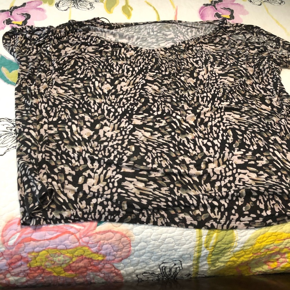 Summer top with cut out shirt sleeves